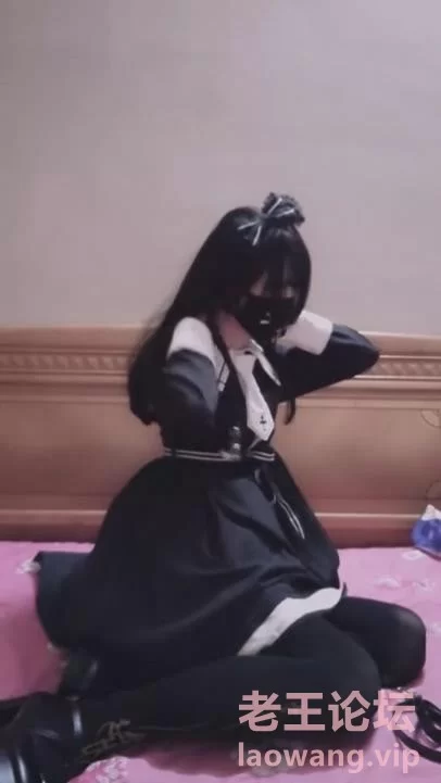 伪娘哥特软妹裙 项圈 冲时衣服胖次袜子全沾到也是服了x - Pornhub.com_20221201205110.jpg